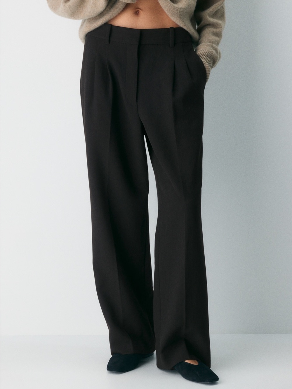 Aritzia Black Effortless Pant